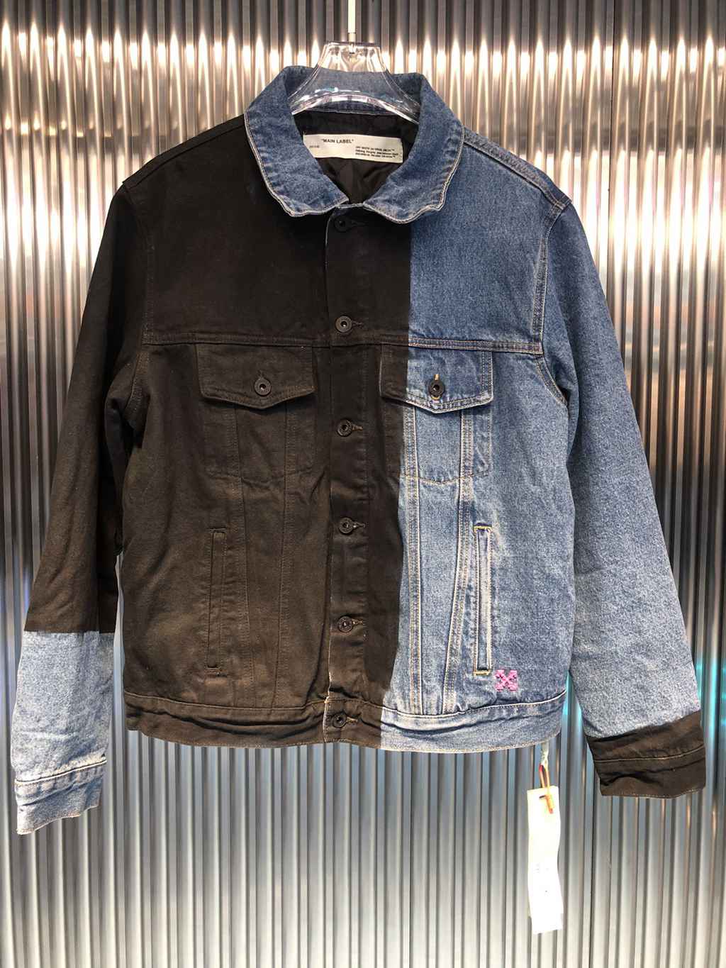 OFF WHITE